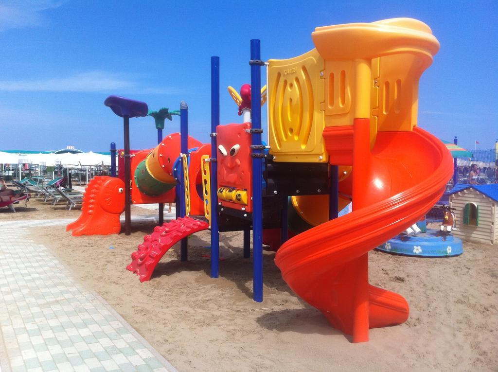 Hotel Villa Linda - Family Hotel - Nuova Costruzione Antisismica Риччоне Экстерьер фото
